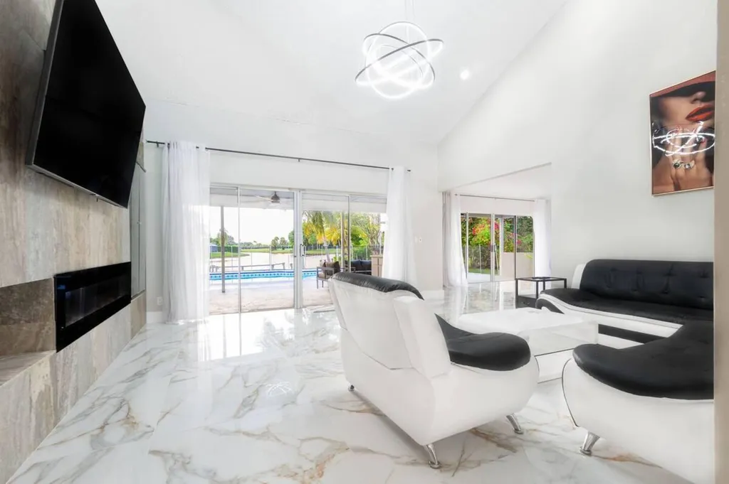 2060 Amesbury Circle Wellington FL 33414