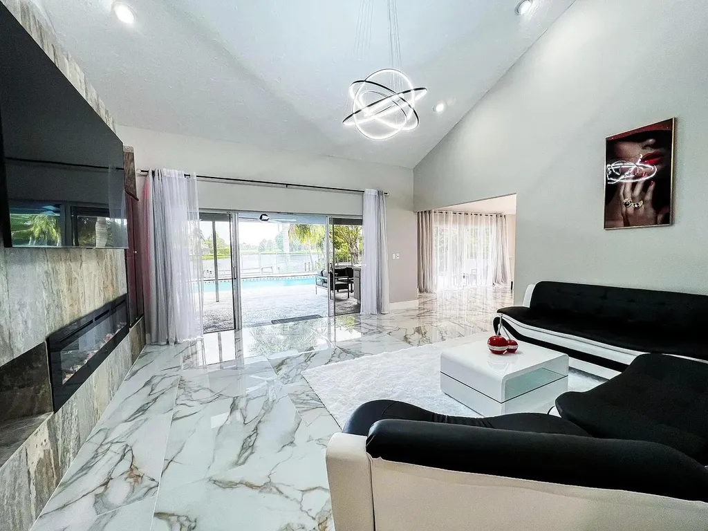 2060 Amesbury Circle Wellington FL 33414