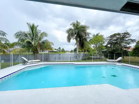 2060 Amesbury Circle Wellington FL 33414