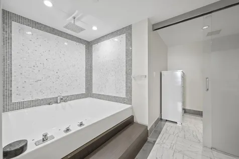 200 Biscayne Boulevard Way Miami FL 33131
