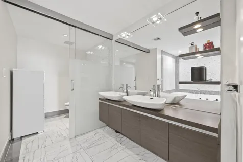200 Biscayne Boulevard Way Miami FL 33131