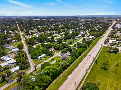 1054 Trinidad Avenue Fort Pierce FL 34982