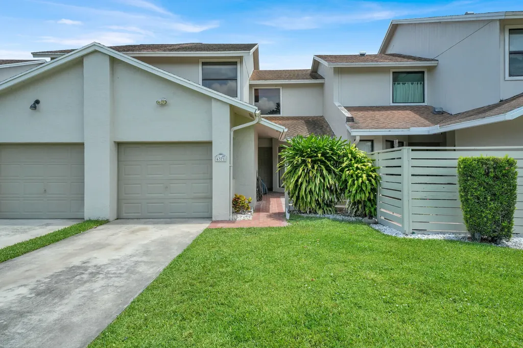 6371 Toulon Drive Boca Raton FL 33433