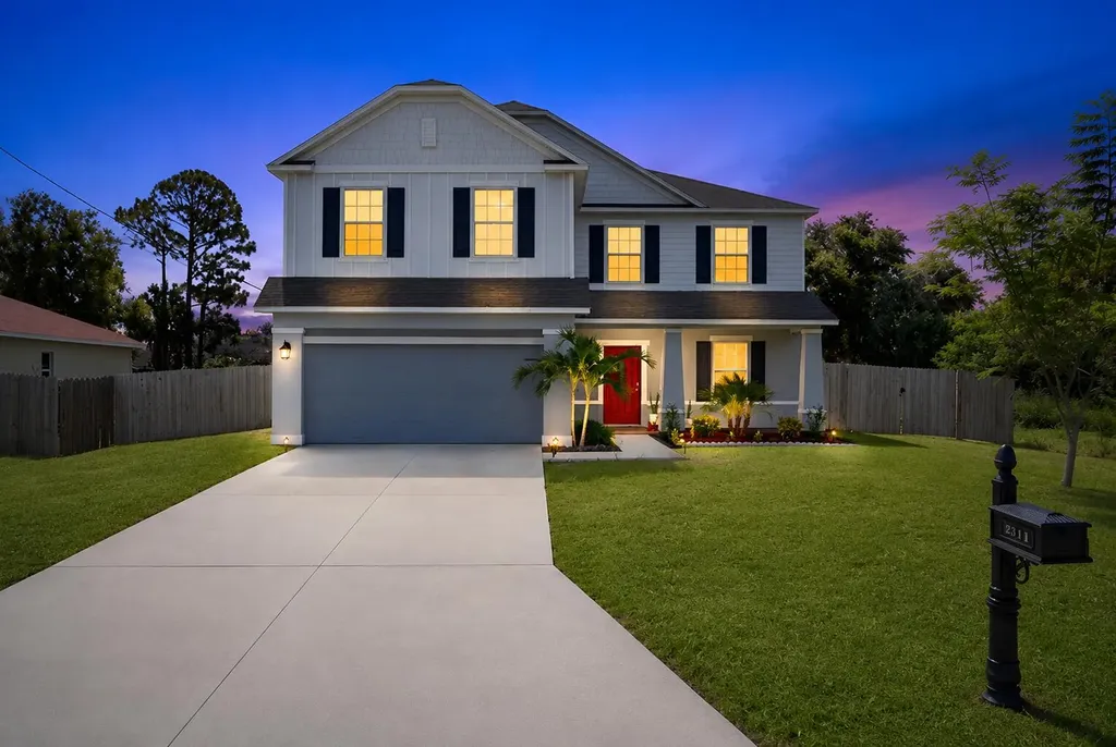 2581 SW Westfield Street Port St Lucie FL 34953