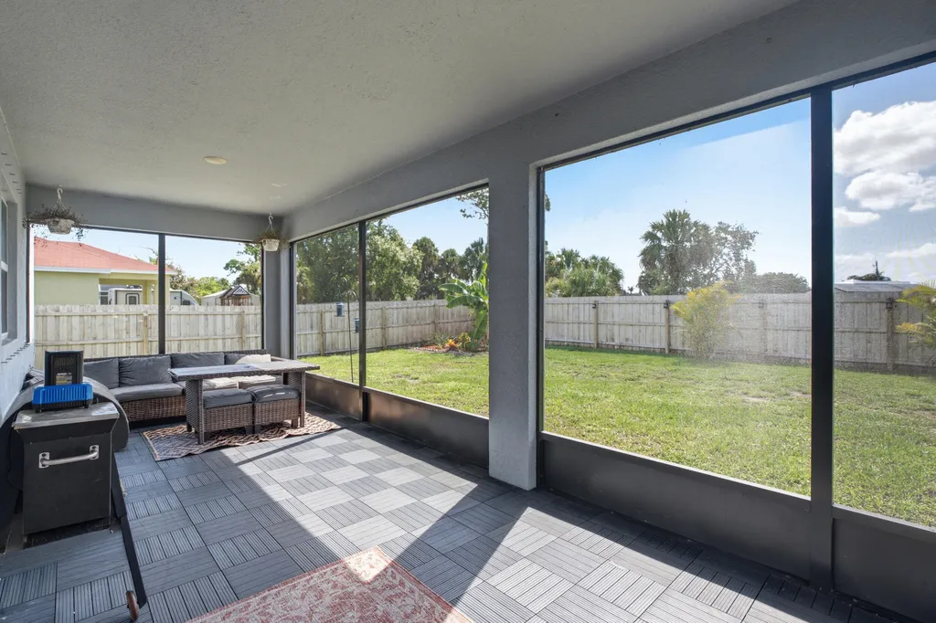 2581 SW Westfield Street Port St Lucie FL 34953
