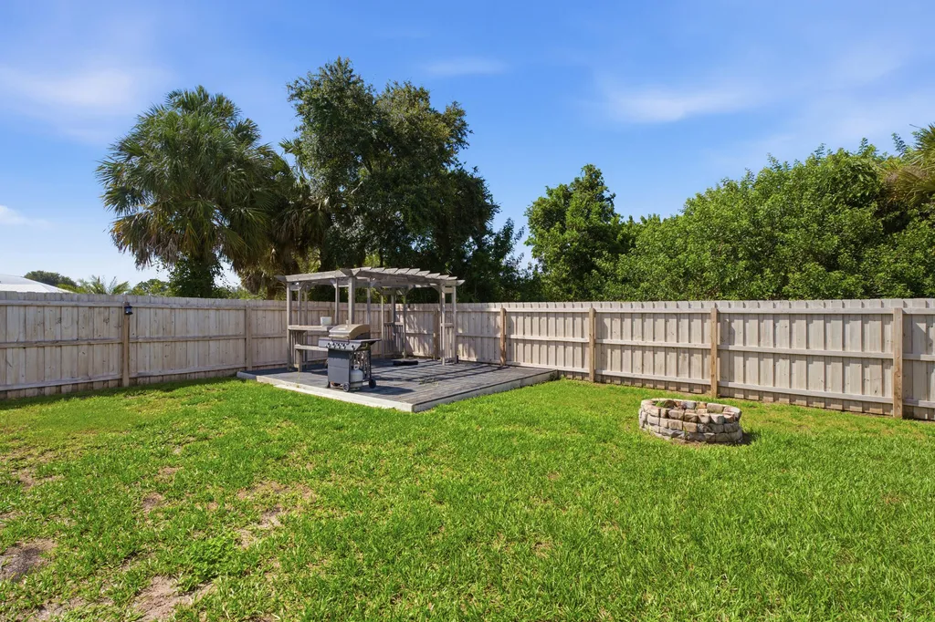 2581 SW Westfield Street Port St Lucie FL 34953