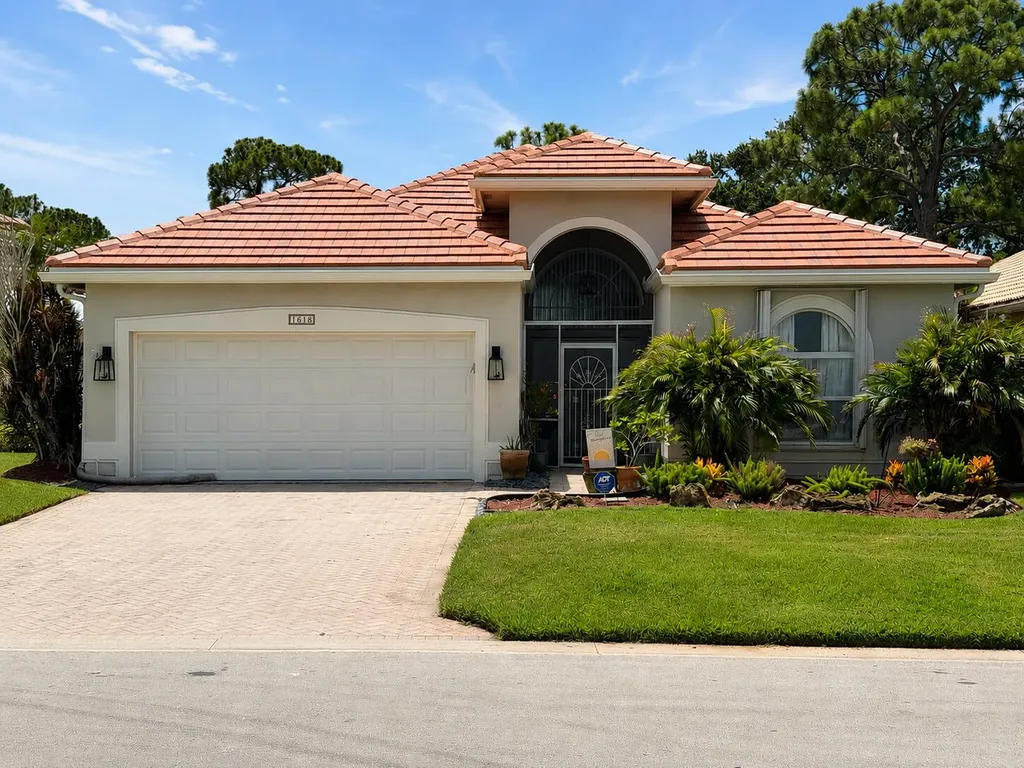 1618 SE Shelburnie Way Port St Lucie FL 34952