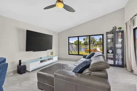 912 NW 132nd Avenue Sunrise FL 33325
