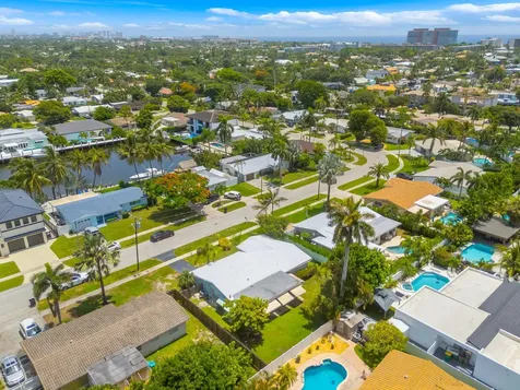 2610 NE 50th Street Lighthouse Point FL 33064