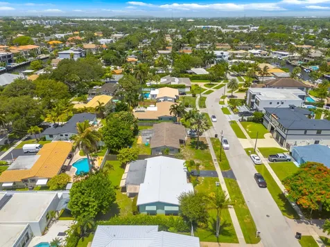 2610 NE 50th Street Lighthouse Point FL 33064