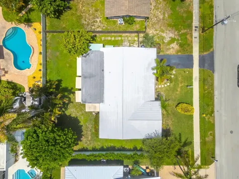 2610 NE 50th Street Lighthouse Point FL 33064