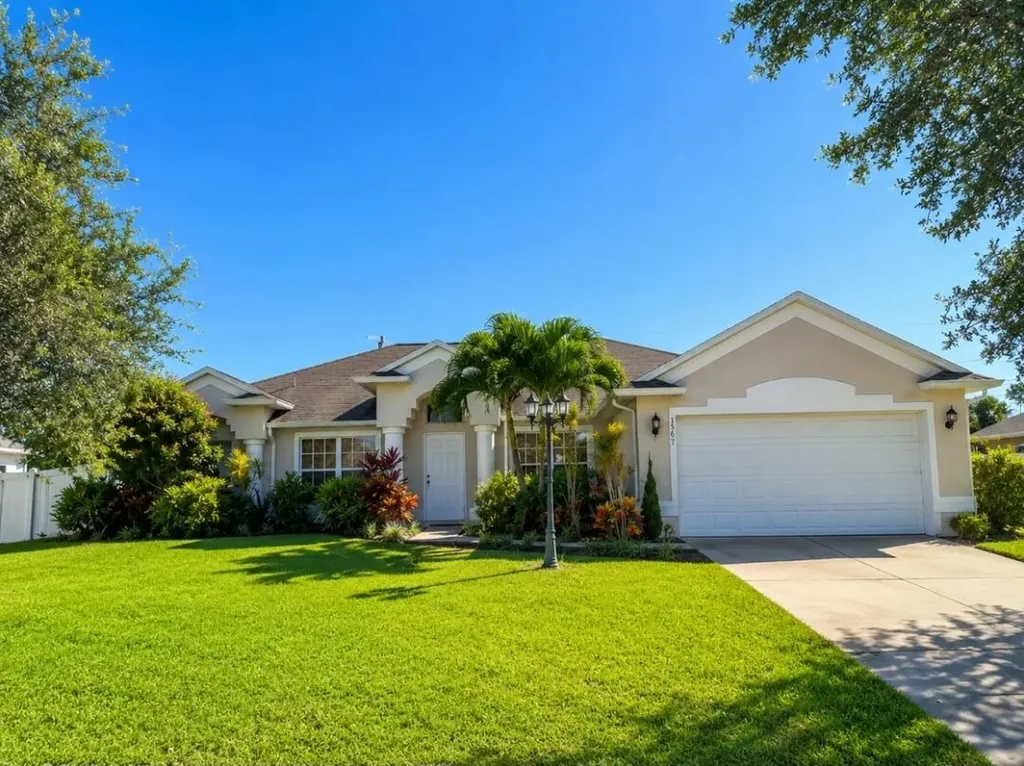 1567 SW Leisure Lane Port St Lucie FL 34953