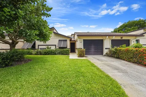9 Ridge Pointe Drive Boynton Beach FL 33435