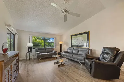9 Ridge Pointe Drive Boynton Beach FL 33435