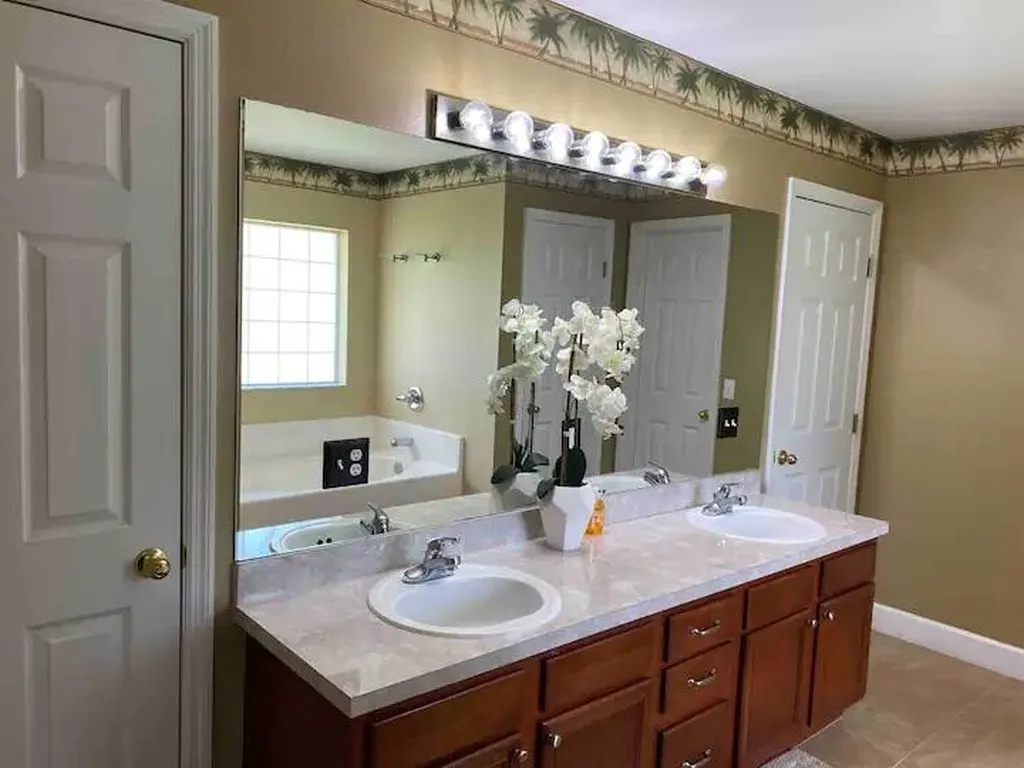 1041 SW John Maccormack Terrace Port St Lucie FL 34953