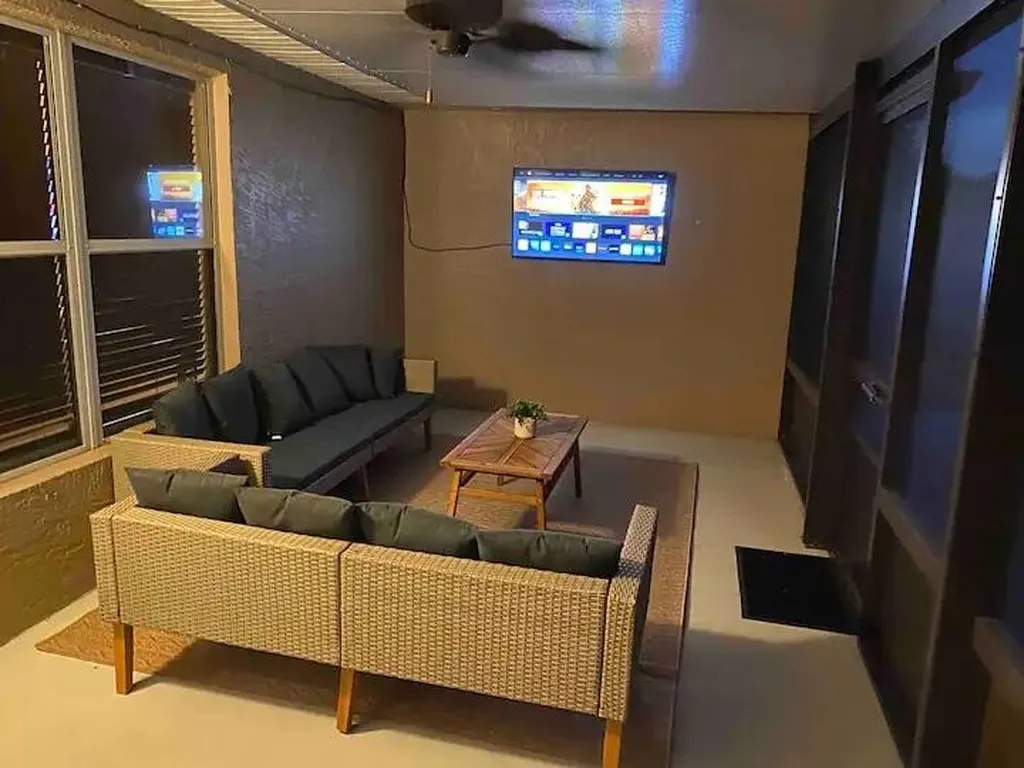 1041 SW John Maccormack Terrace Port St Lucie FL 34953