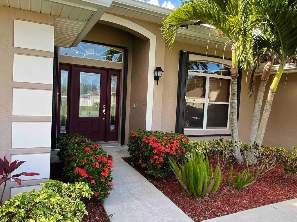 1041 SW John Maccormack Terrace Port St Lucie FL 34953