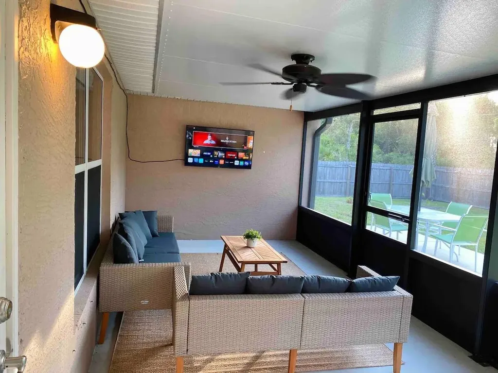 1041 SW John Maccormack Terrace Port St Lucie FL 34953