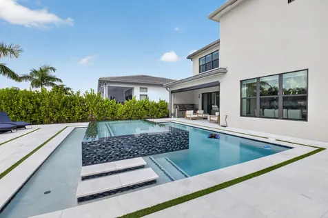 8270 Essex Country Club Drive Boca Raton FL 33434