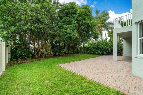 9070 Dupont Place Wellington FL 33414