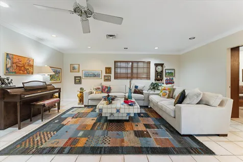 4835 Pierce Street Hollywood FL 33021