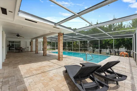 4835 Pierce Street Hollywood FL 33021