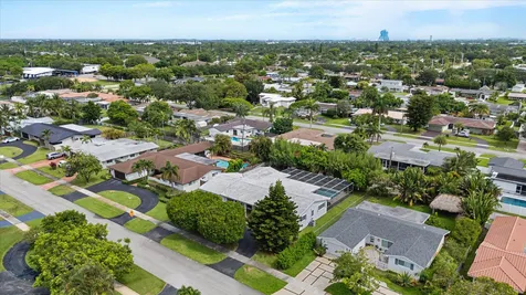 4835 Pierce Street Hollywood FL 33021