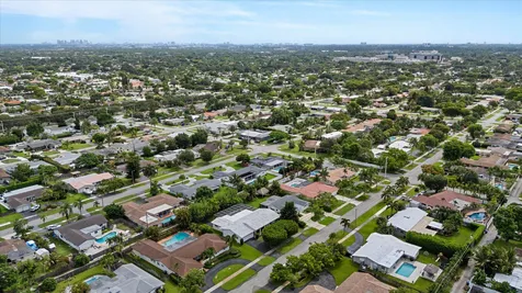 4835 Pierce Street Hollywood FL 33021