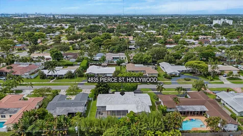 4835 Pierce Street Hollywood FL 33021