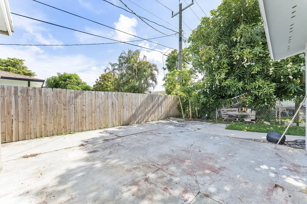 3194 Prince Drive Lake Worth Beach FL 33461