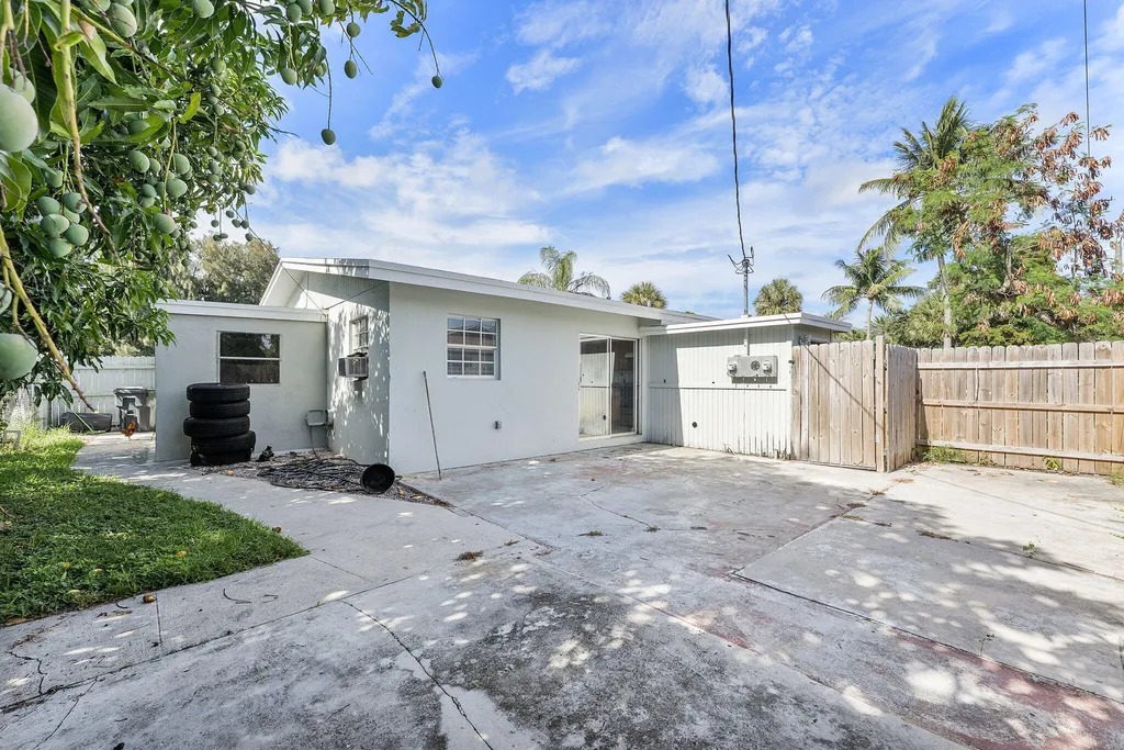 3194 Prince Drive Lake Worth Beach FL 33461
