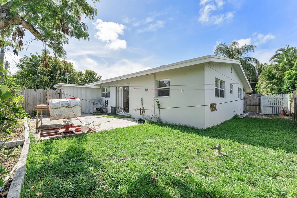 3194 Prince Drive Lake Worth Beach FL 33461
