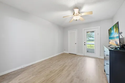 1048 Lincoln C Boca Raton FL 33434