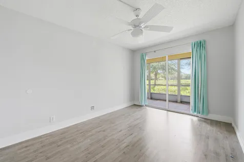 1048 Lincoln C Boca Raton FL 33434