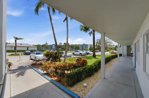 1048 Lincoln C Boca Raton FL 33434