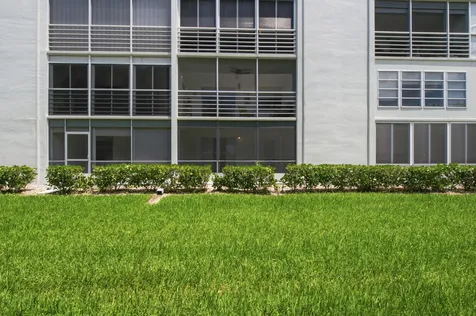 1048 Lincoln C Boca Raton FL 33434