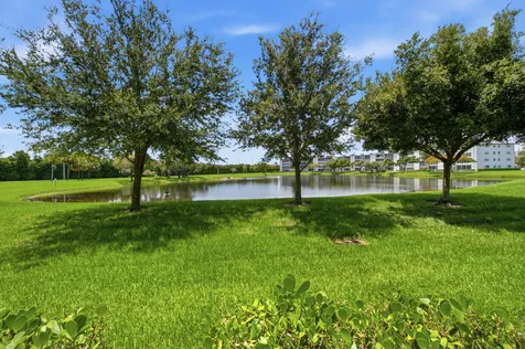 1048 Lincoln C Boca Raton FL 33434
