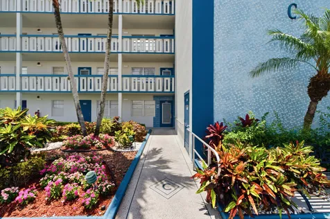 1048 Lincoln C Boca Raton FL 33434