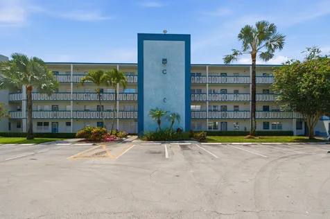 1048 Lincoln C Boca Raton FL 33434