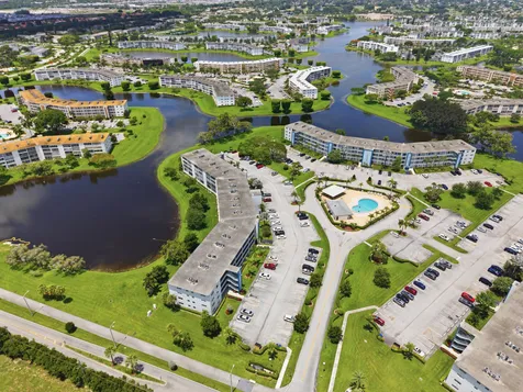 1048 Lincoln C Boca Raton FL 33434