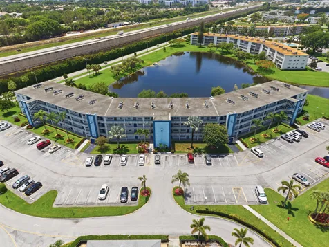 1048 Lincoln C Boca Raton FL 33434