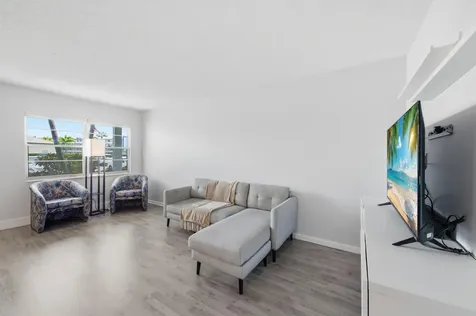 1048 Lincoln C Boca Raton FL 33434