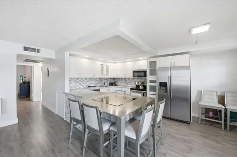 1048 Lincoln C Boca Raton FL 33434
