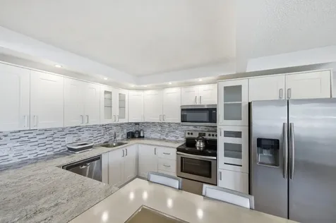 1048 Lincoln C Boca Raton FL 33434