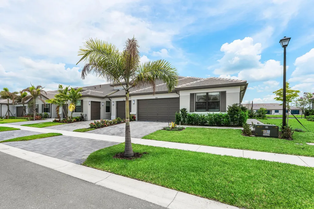 13584 SW Starkissed Lane Port St Lucie FL 34987