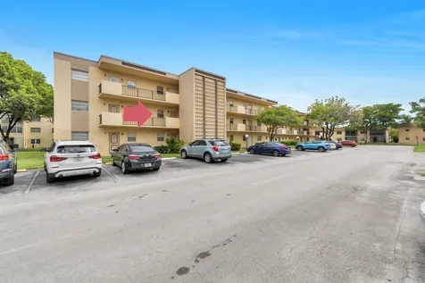 301 Cambridge Road Hollywood FL 33024