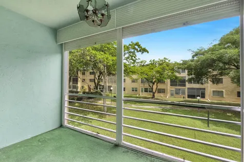 301 Cambridge Road Hollywood FL 33024