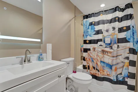 5884 N Plum Bay Parkway Tamarac FL 33321