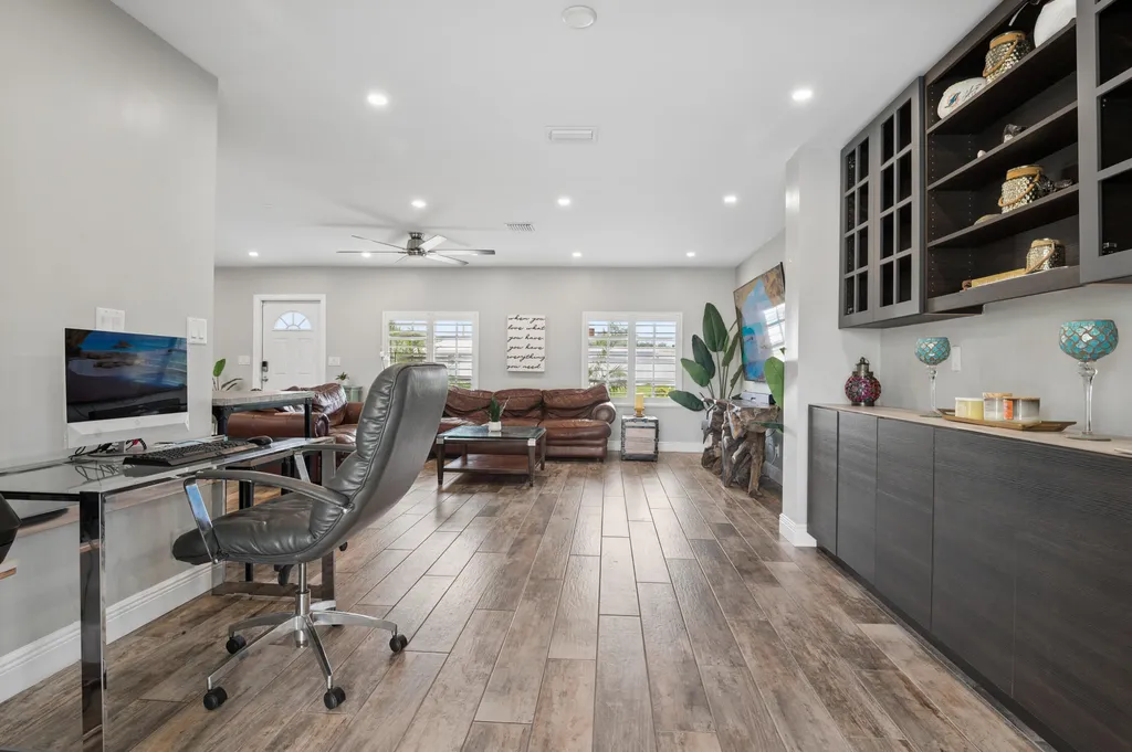 4601 W Hawthorne Circle Hollywood FL 33021