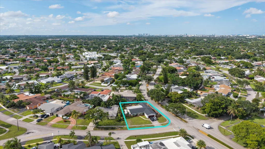 4601 W Hawthorne Circle Hollywood FL 33021